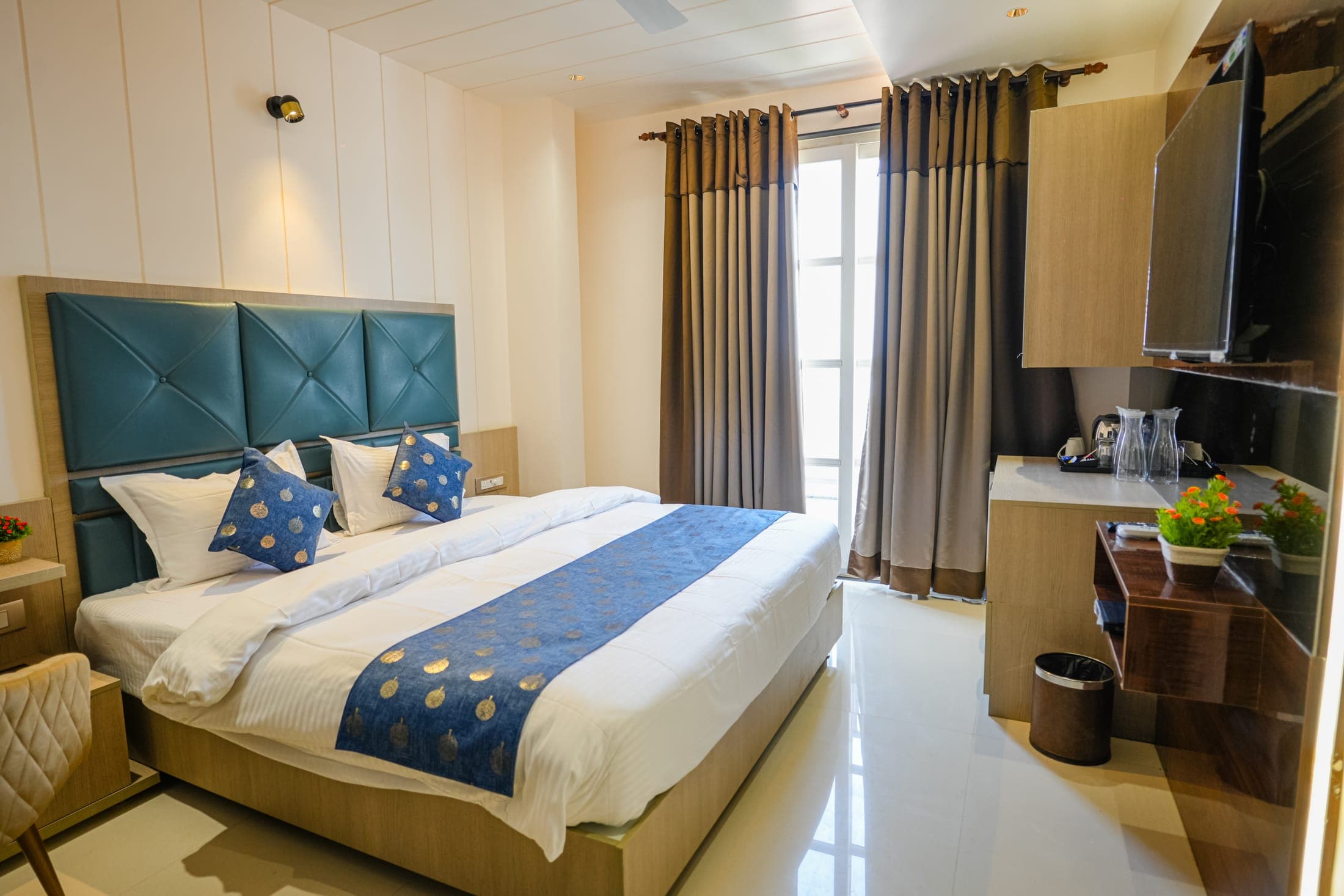 Balcony Room